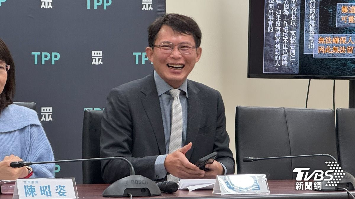 遭指「表決落跑」許智傑怒提告 黃國昌大笑5秒:我講的是事實