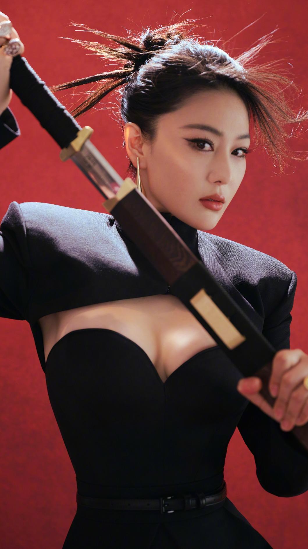 張馨予當年在廣告中化身「爆乳小喬」打開知名度。（圖／翻攝自張馨予微博）