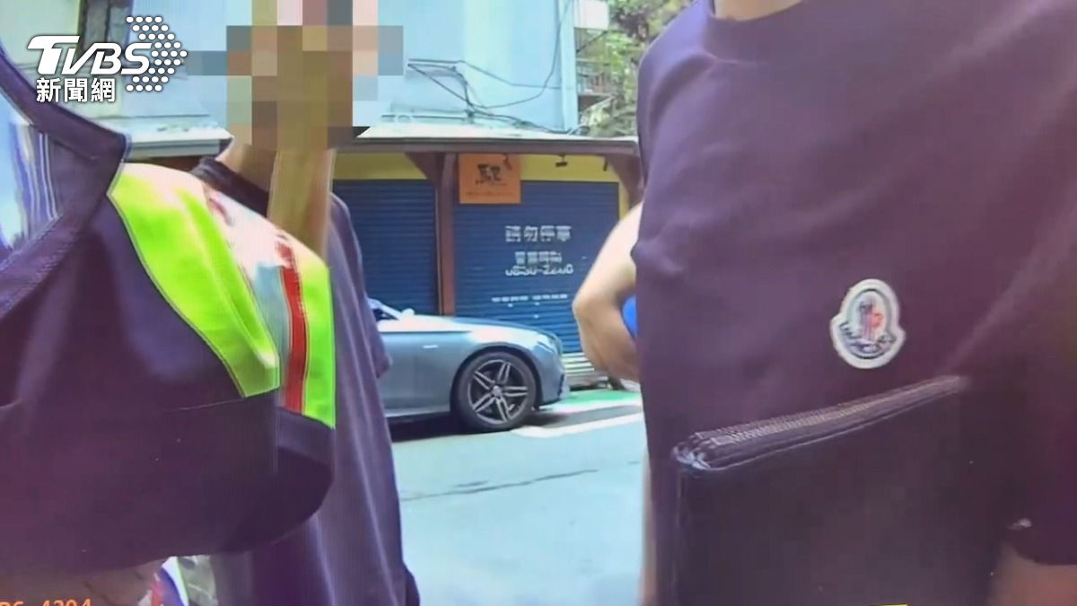 張男與友人辱罵員警，被依《社會秩序維護法》裁罰。（圖／TVBS）