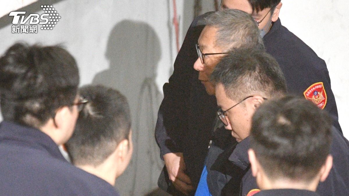 柯文哲遭起訴!涉4罪求刑28年半 網路聲浪「臉書、IG兩極」