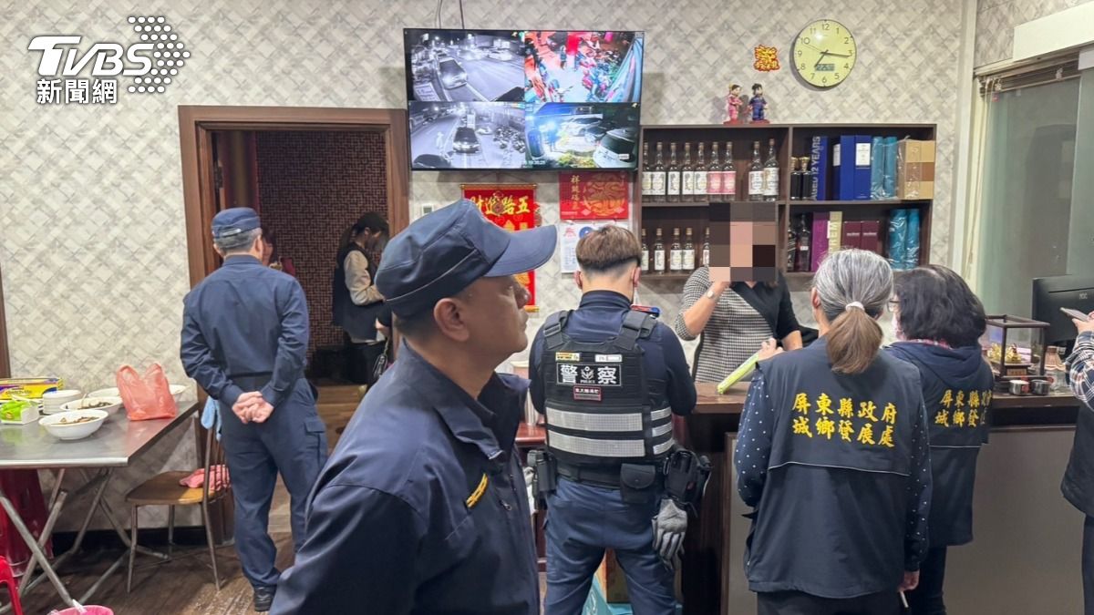 里港警方密集對娛樂場所展開強力掃蕩。（圖／TVBS）
