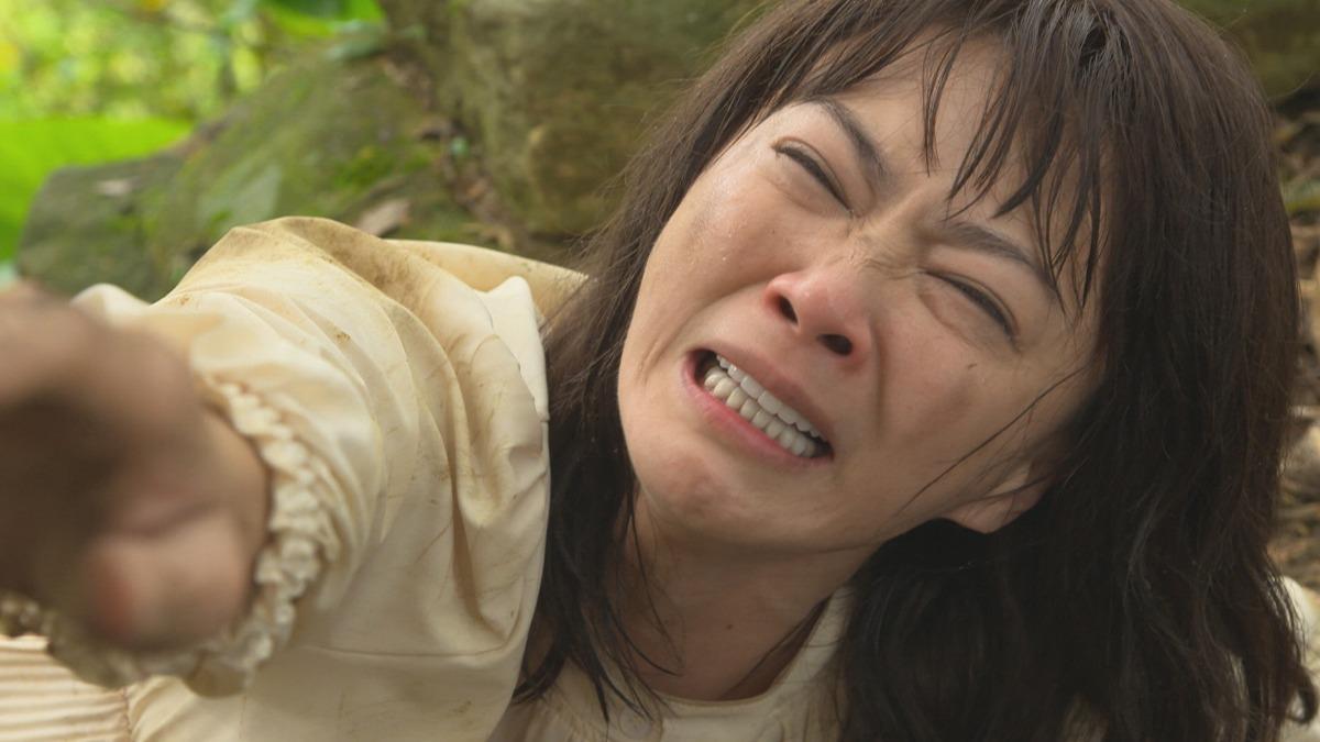 侯怡君對峙同劇女星 意外「摔落山坡撞樹」竟喊:非常舒爽