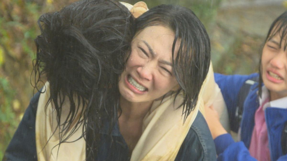 侯怡君因一人分飾兩角,重頭戲整整拍兩天。(圖/民視提供)