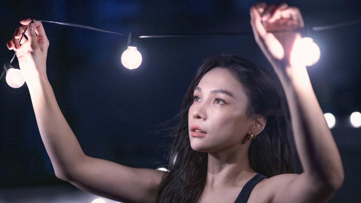 林采欣推出新歌〈夜出的寂寞〉,訴說獨處的心情。(圖/頑欣大發提供)