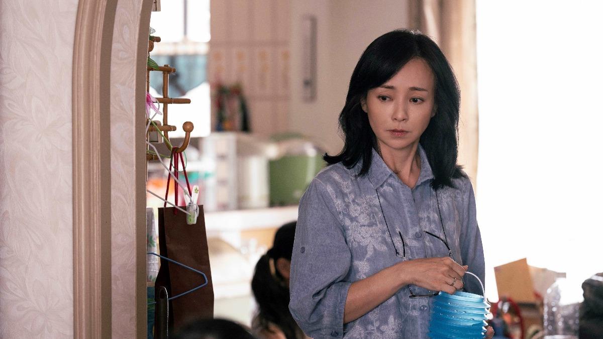 季芹化身碎念媽!《夜校女生》正式定檔 釜山首映驚艷影帝趙震雄