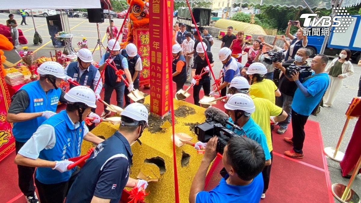 國家科技重鎮的竹科，緊鄰的寶山鄉，各項基礎建設改善交通、提升教育、農業轉型觀光休閒。