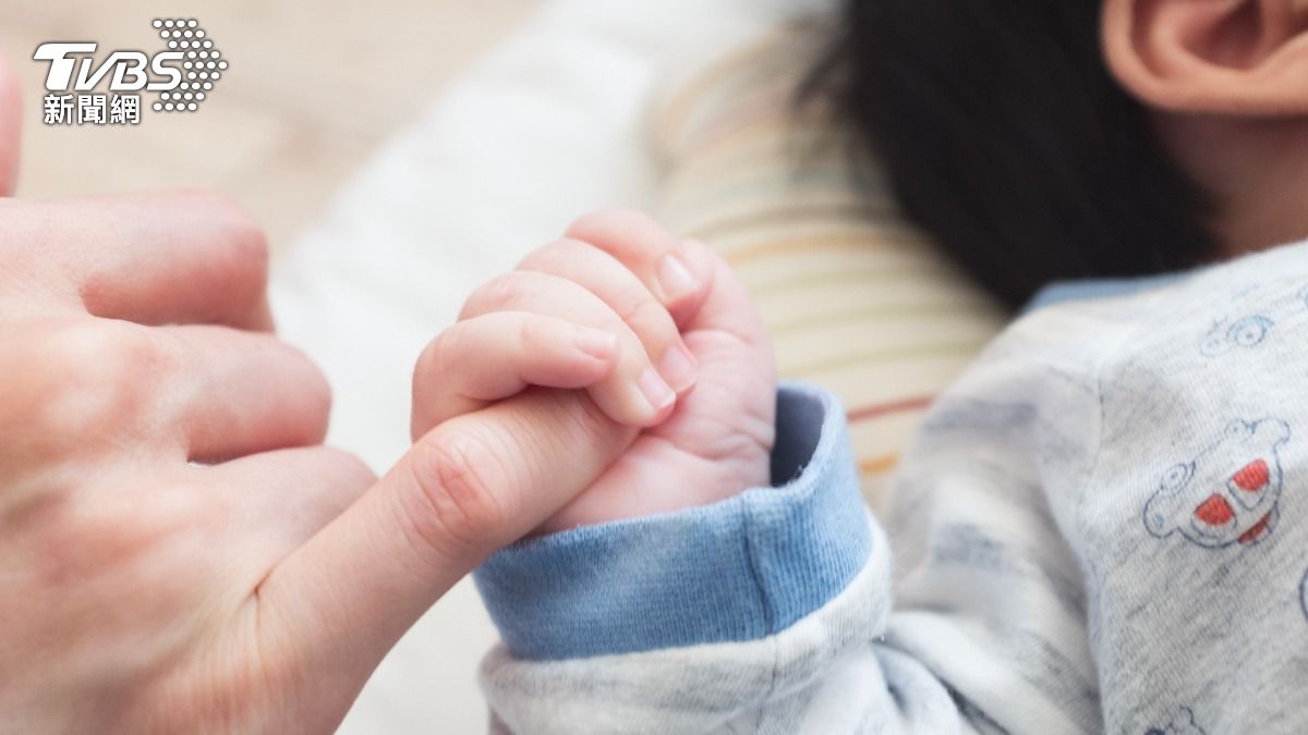 保母嫌男嬰吵，在牛奶加鎮靜劑。(示意圖／shutterstock 達志影像)
