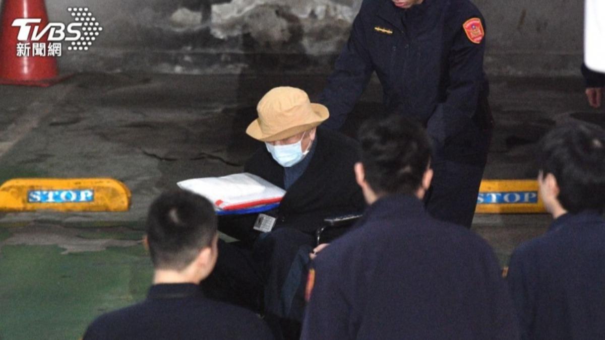 沈慶京否認1500萬行賄柯文哲 稱「一毛都沒送」盼回家休息