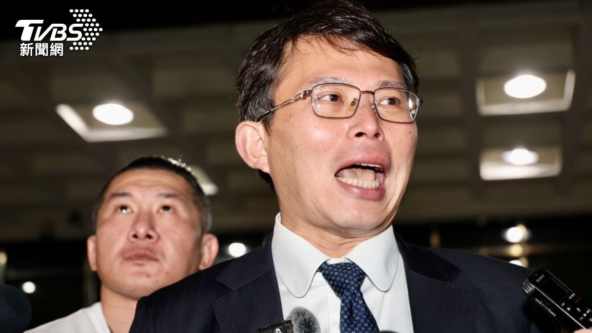 快訊/北院外曝柯文哲近況 黃國昌哽咽:關4月「反應變慢」