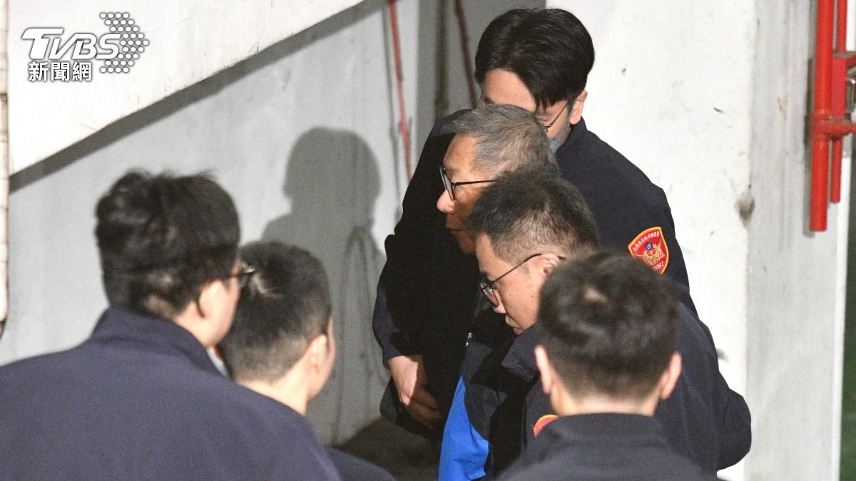 「若逃跑民眾黨就毀了!」法官問交保金額 柯文哲回:要問陳佩琪