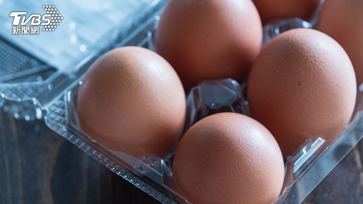 雞蛋應連同包裝一起保存，以免與其他食材直接接觸。（圖／達志影像Shutterstock）