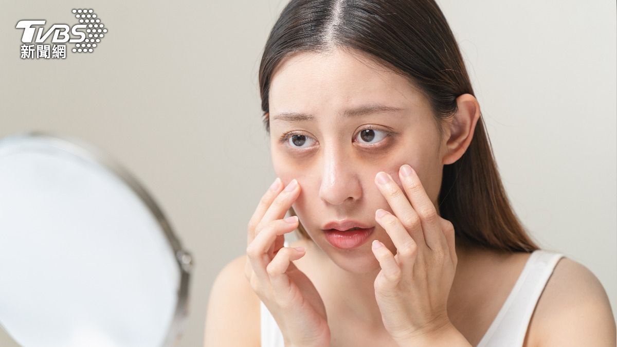 眼周狀態可能不小心透露年齡的秘密。（示意圖／shutterstock達志影像）