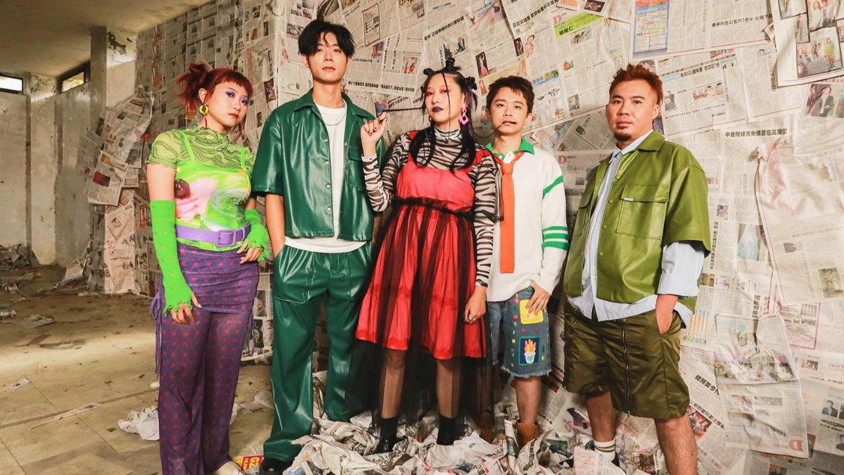 Tickle Tickle 癢癢(鼓手阿布(左起)、吉他手Nash 、主唱Ready、貝斯手阿寬、吉他手GZ)。(圖/笨道策展 Dustpanner Music提供)