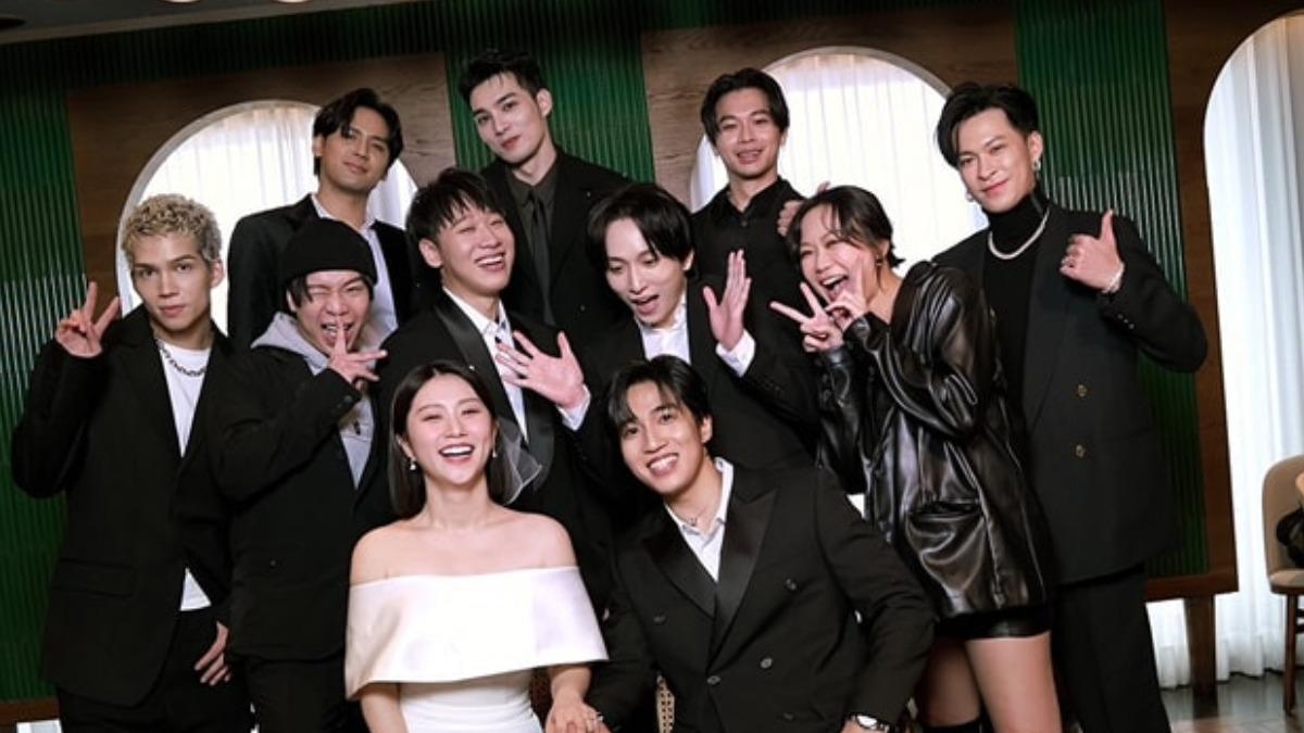 婁峻碩和焦凡凡登記結婚,邀來五堅情、CHING G SQUAD以及高爾夫兄弟團員見證。(圖/翻攝自婁峻碩臉書)