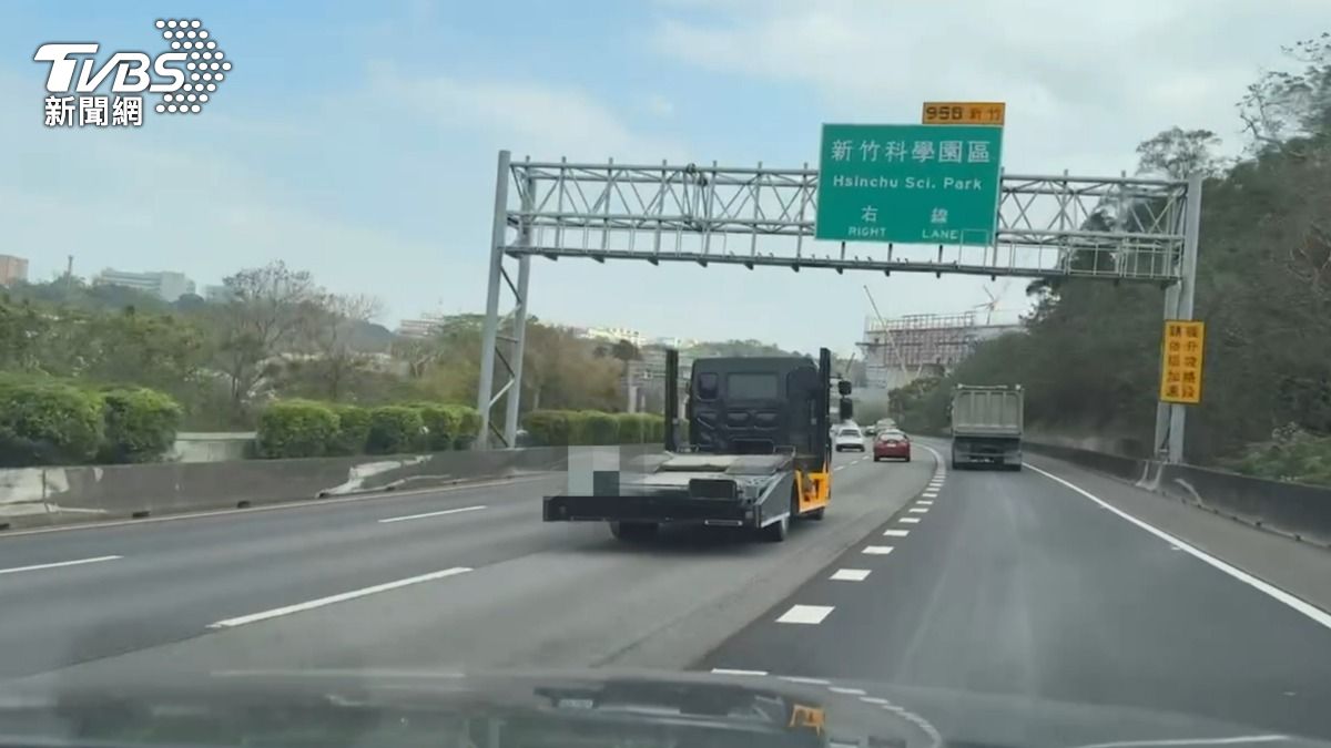 新竹交流道北上匝道行車糾紛。(圖/TVBS)