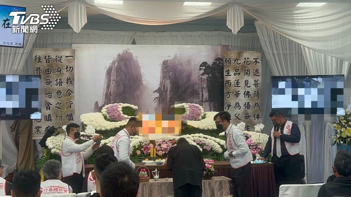 原有機會逃生!台中爸為救兒雙罹難倉儲惡火 告別式悲痛敲鈴