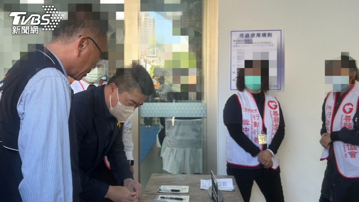 立法委員顏寬恒親自到場致意。（圖／林冠丞攝）