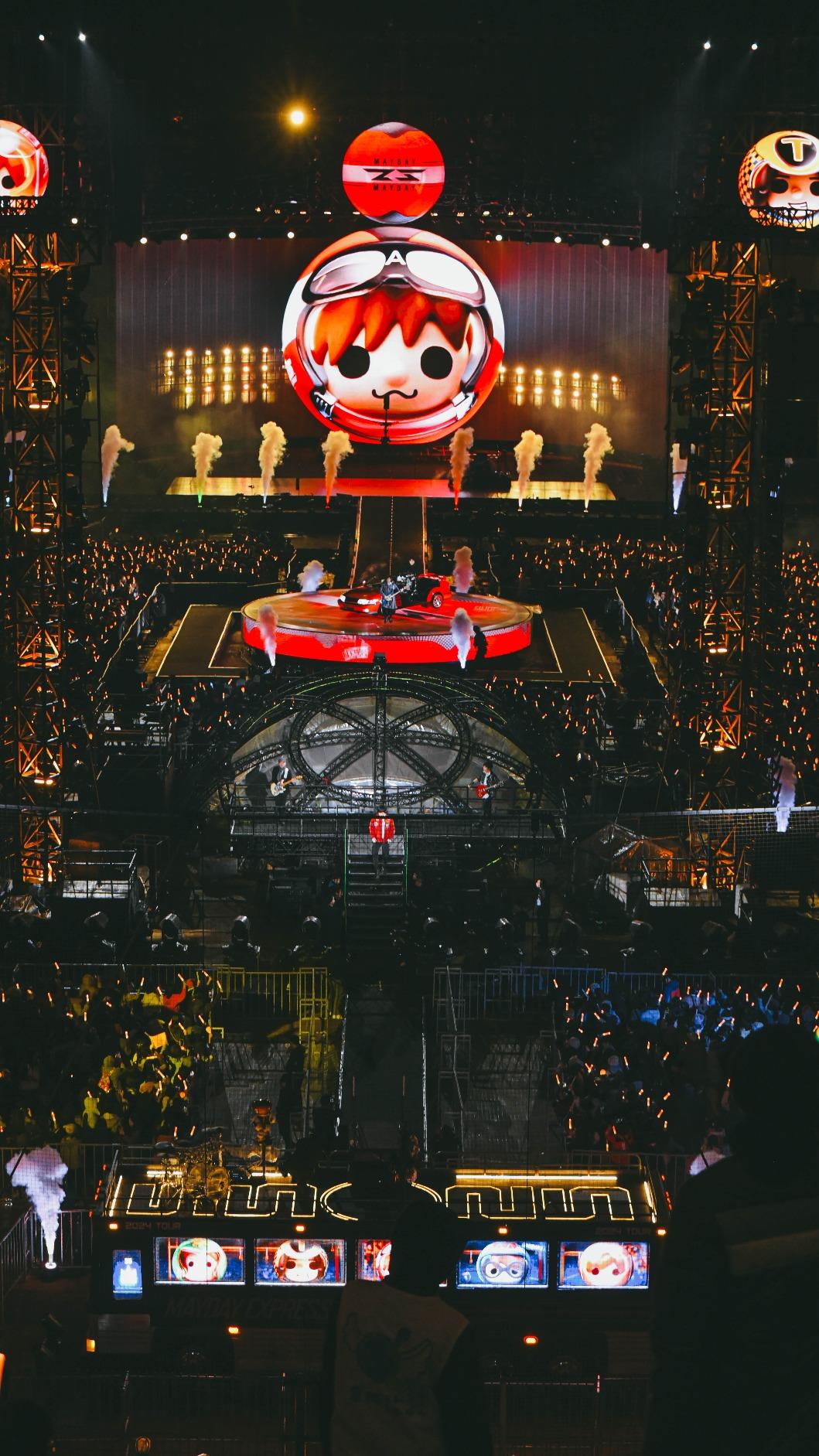 五月天最長延伸台。(圖/相信音樂提供)