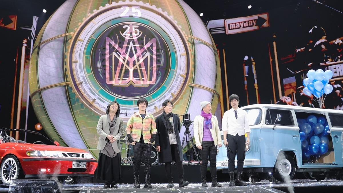 五月天桃園開唱25週年歷屆道具都出現了。(圖/相信音樂提供)