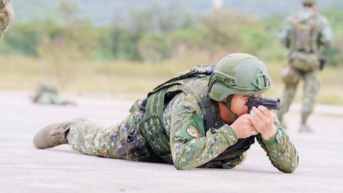 網瘋傳國軍「手槍臥射」照 陸軍證實了:將加強訓練