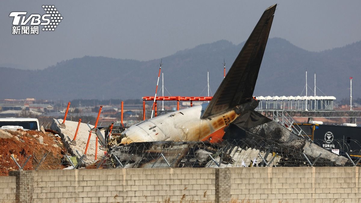 濟州航空墜毀179人罹難 官網「全變黑白」一片空