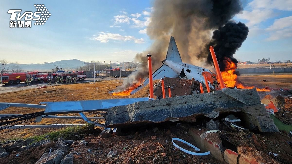 濟州航空撞牆英專家訝異 沒見過跑道盡頭有混凝土牆、「接近犯罪」