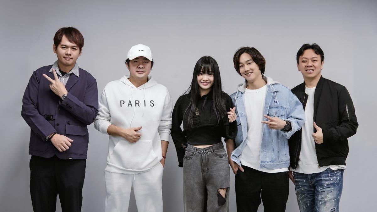 九日映像負責人黃旭民（左起）、「網紅教父」黃冠融、蓋彼、那對夫妻KIM、《民雄鬼屋》監製劉楓棋將開拍網劇。（圖／九紫影業提供）