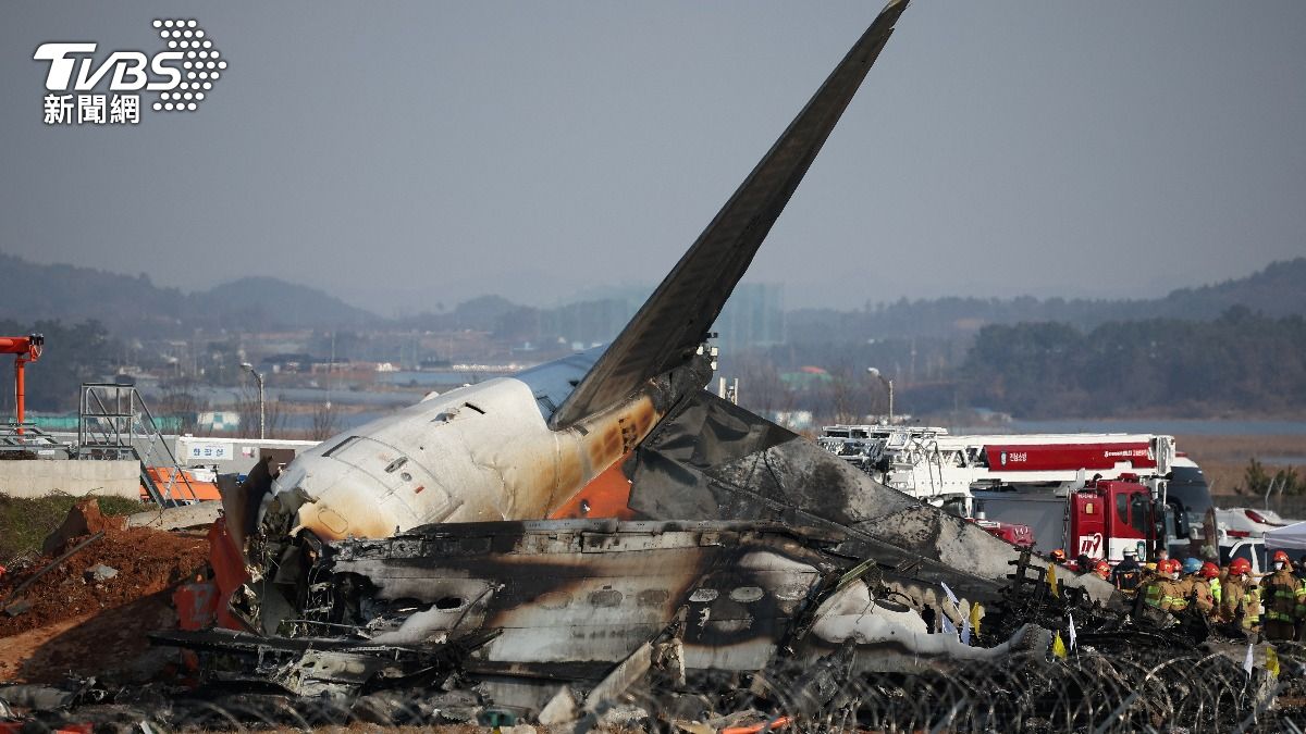 濟州航空7C2216班機殘骸。(圖/達志影像路透社)