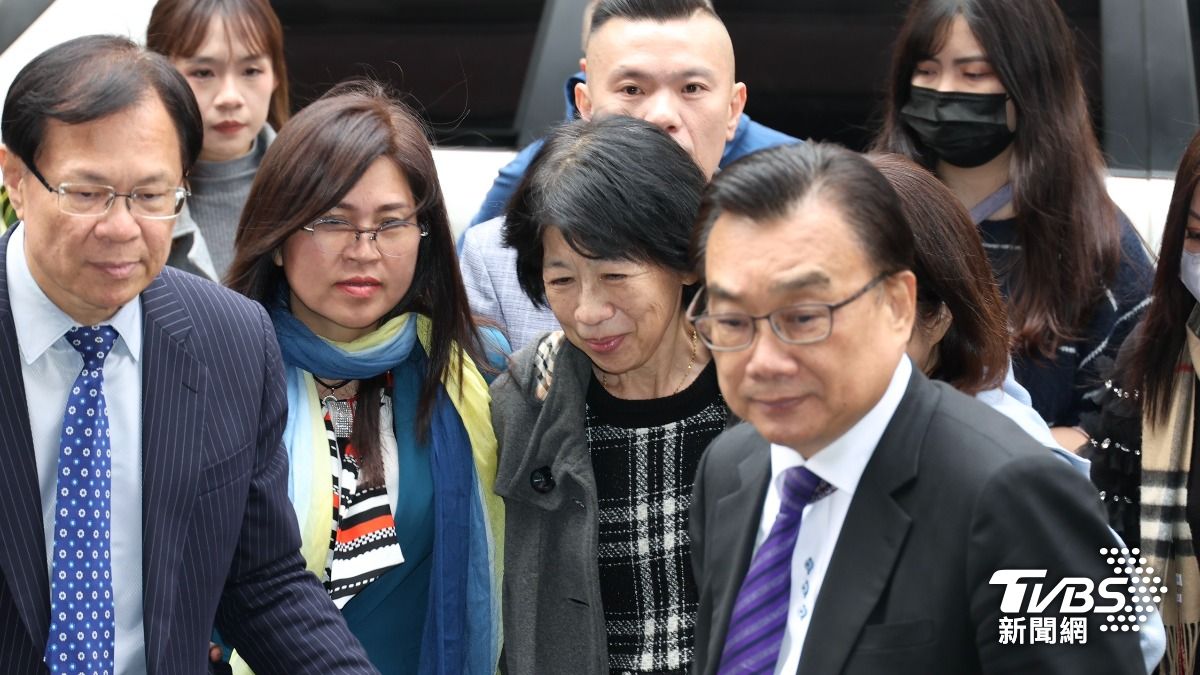 陳佩琪「解定存」替柯文哲辦保 4千萬點鈔畫面曝光