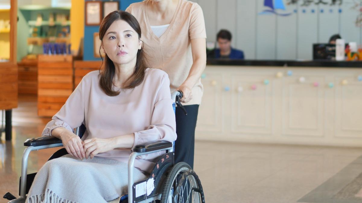 《阿榮與阿玉》最難纏前妻! 何如芸「裝病坐輪椅」鬥韓瑜