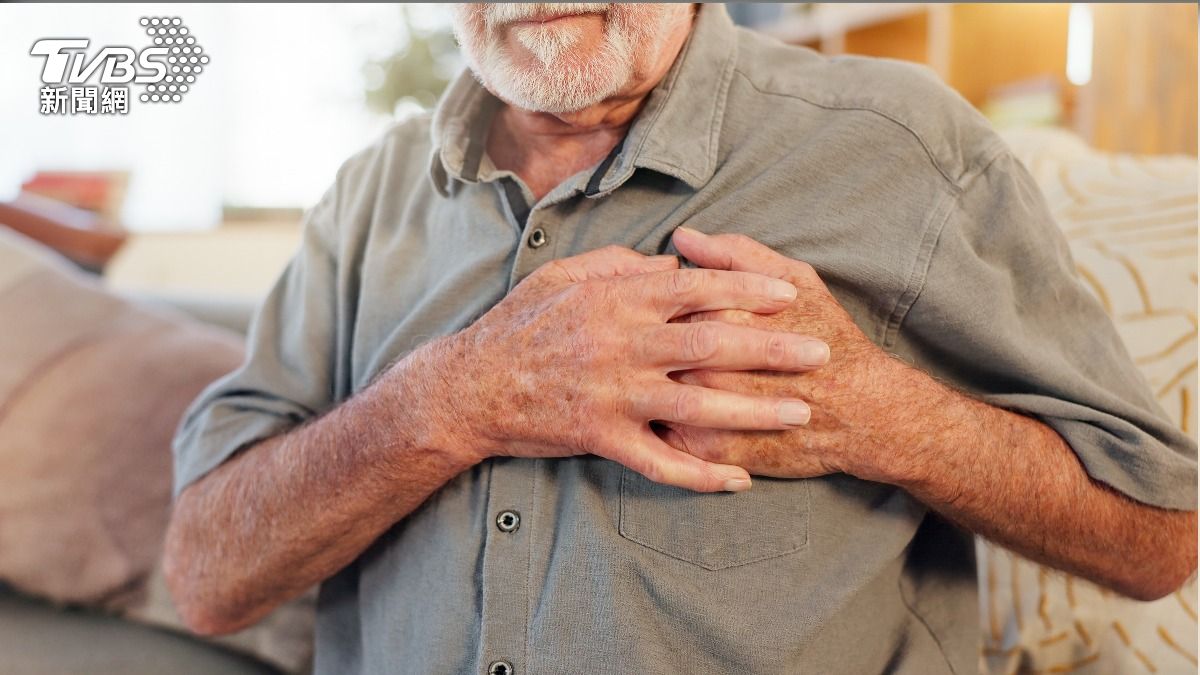 65歲以上注意!手腳冰冷恐患「心血管疾病」 皮膚變2色勿輕忽