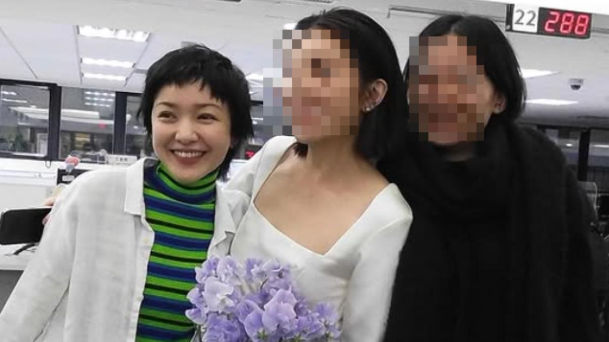 郭采潔前陣子回台幫閨密證婚。(圖/翻攝自amberkuo2_019 IG)
