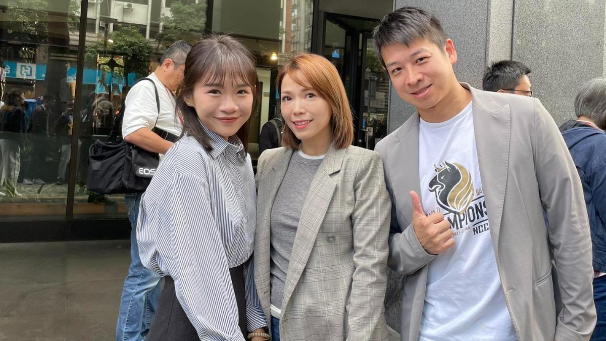 張彤(圖左)加入民眾黨,讓陳智菡直喊「這麼累,她怎麼敢來?」(圖/翻攝自陳智菡臉書)