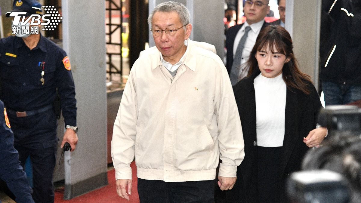 張彤近期才被民眾黨挖角,陪主席柯文哲赴北院。(圖/胡瑞麒攝)