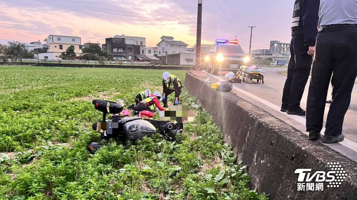 苗栗老夫妻訪友!回家雙載重摔農田 夫亡、妻重傷