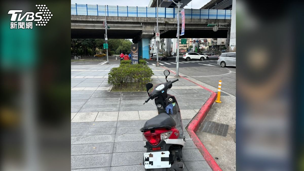 驚險!7旬翁騎車誤闖市民高架 橋上自摔斷腿送醫