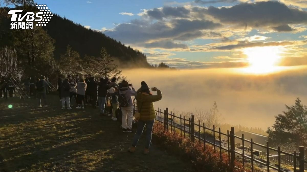 太平山第一道曙光。（圖／TVBS）