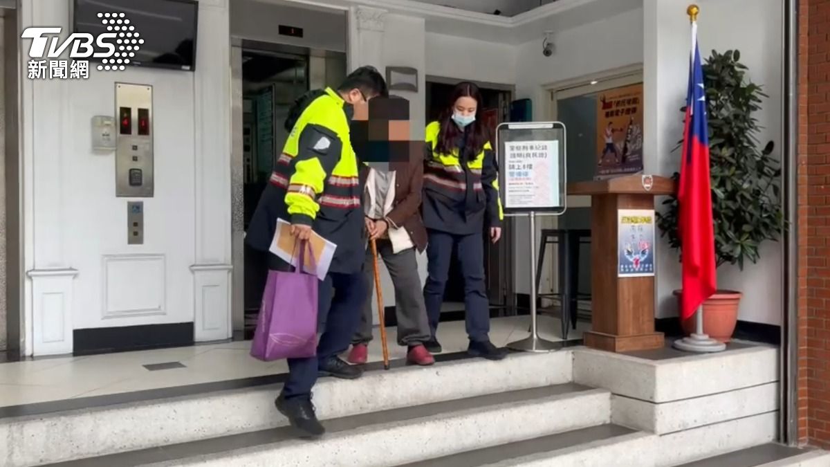 酒駕婦人被警方移送法辦。(圖/TVBS)