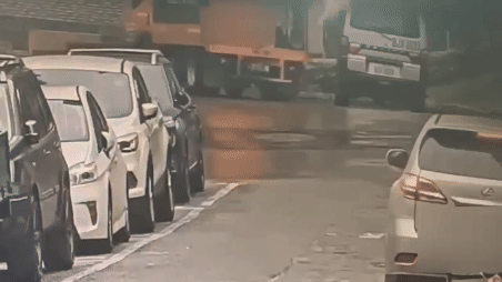 驚悚片/貨車沒拉手剎車向後滑行 司機跳車逃生慘被撞倒輾過