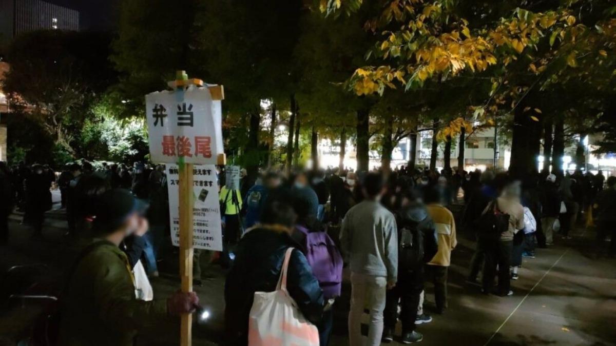 日本物價漲不停!公益團體發放「免費年夜飯」數百人瘋搶