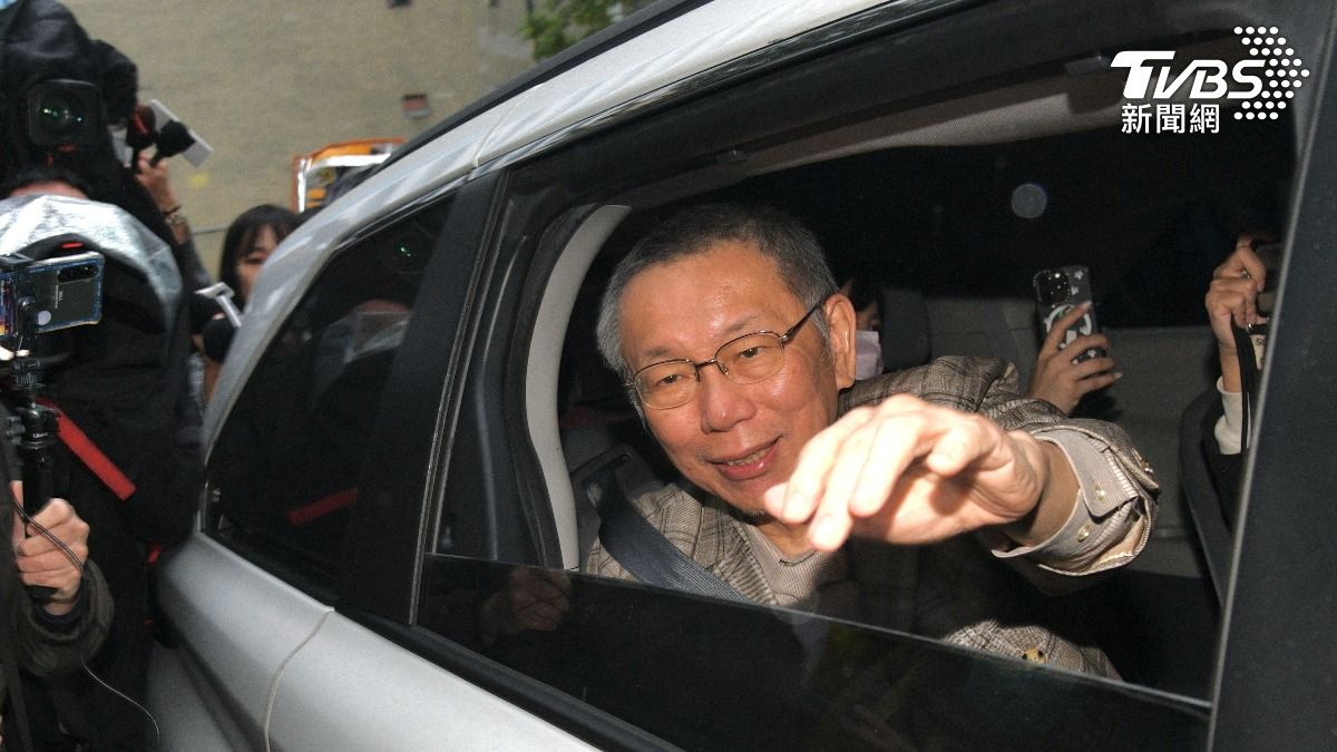 喊話小草「別掀退黨潮」 柯文哲曝土城感人一幕:阿北沒有放棄