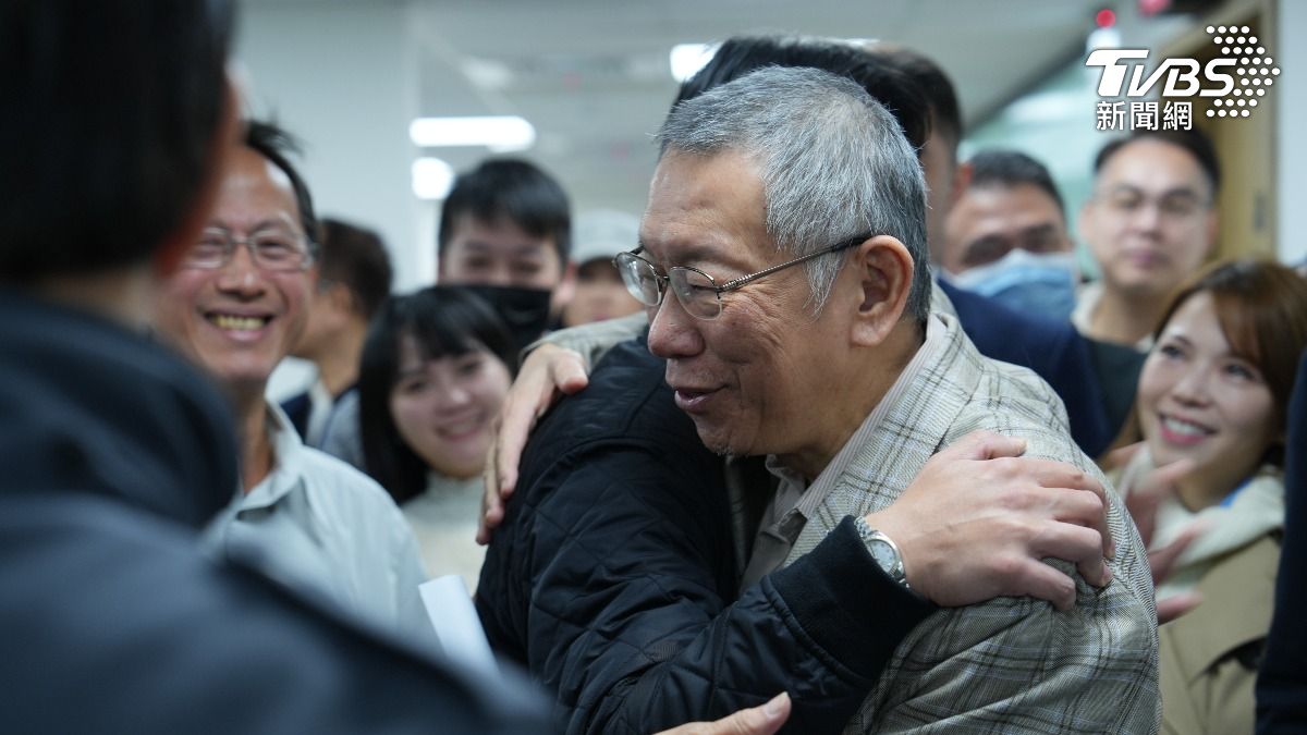 辭主席道別民眾黨 一堆人哭爆!柯文哲問「學姊」這句大家笑了