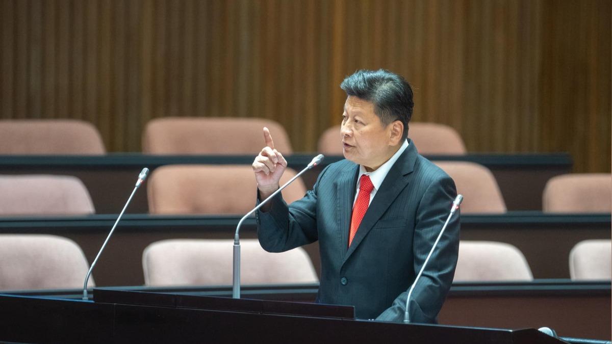 又有罷免潮?花蓮名店自製「傅崐萁罷免書」:免消費來填寫