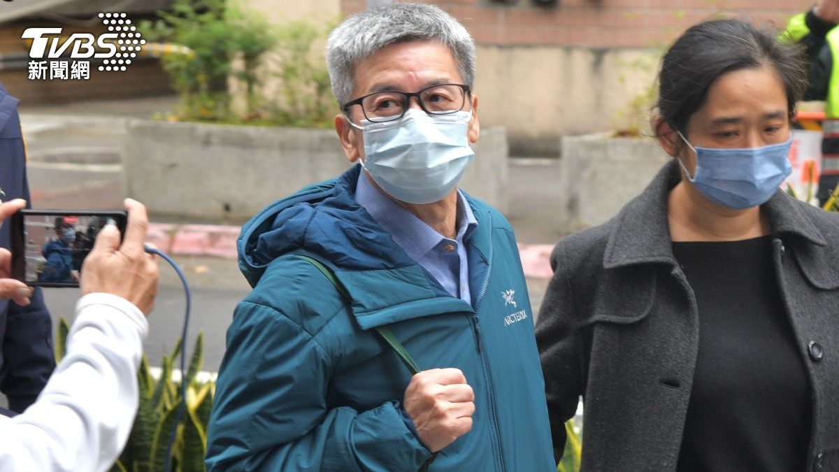 李文宗比應曉薇晚約1小時到達北院。（圖／胡瑞麒攝）