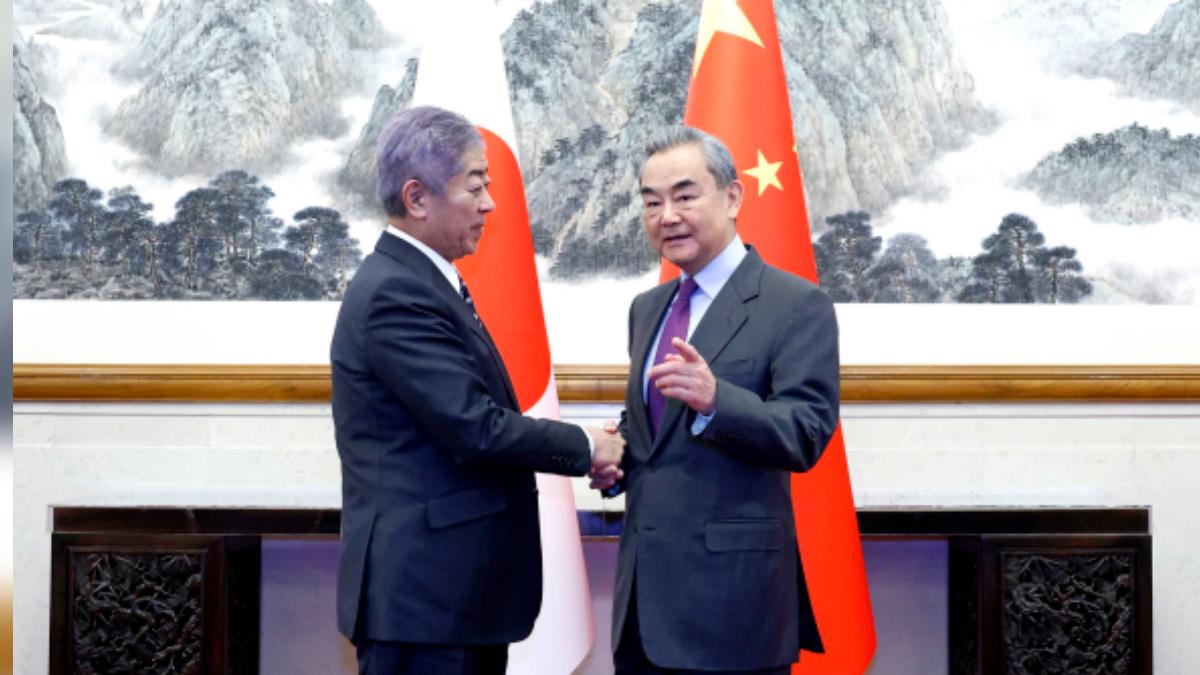 日本外相岩屋毅與大陸外長王毅會見現場。圖/大陸外交部官網