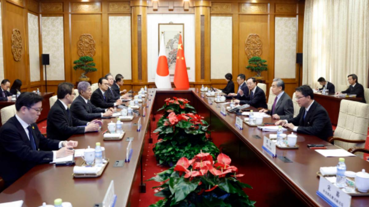 日本外相岩屋毅與大陸外長王毅會見現場。圖/大陸外交部官網