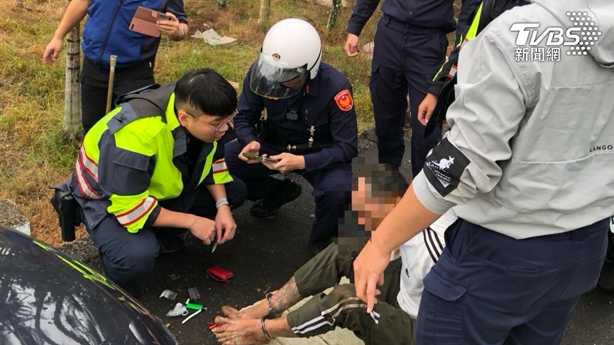 又是毒駕撞警!屏東通緝犯「連2撞」躲檳榔園 下秒遭狼狽壓制