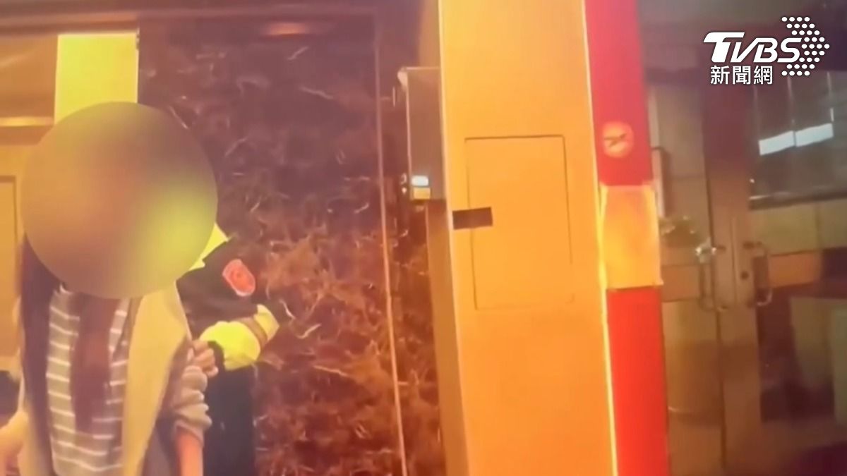 不滿被解雇！台北女毒蟲持刀闖按摩店　員工嚇壞急報警