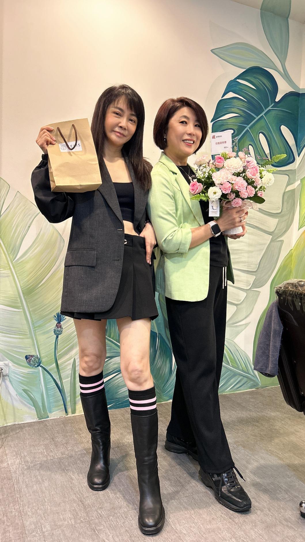 柴智屏(左)宣布《我們的藍調時光》將正式啟動。(圖/Beauty Agent提供)
