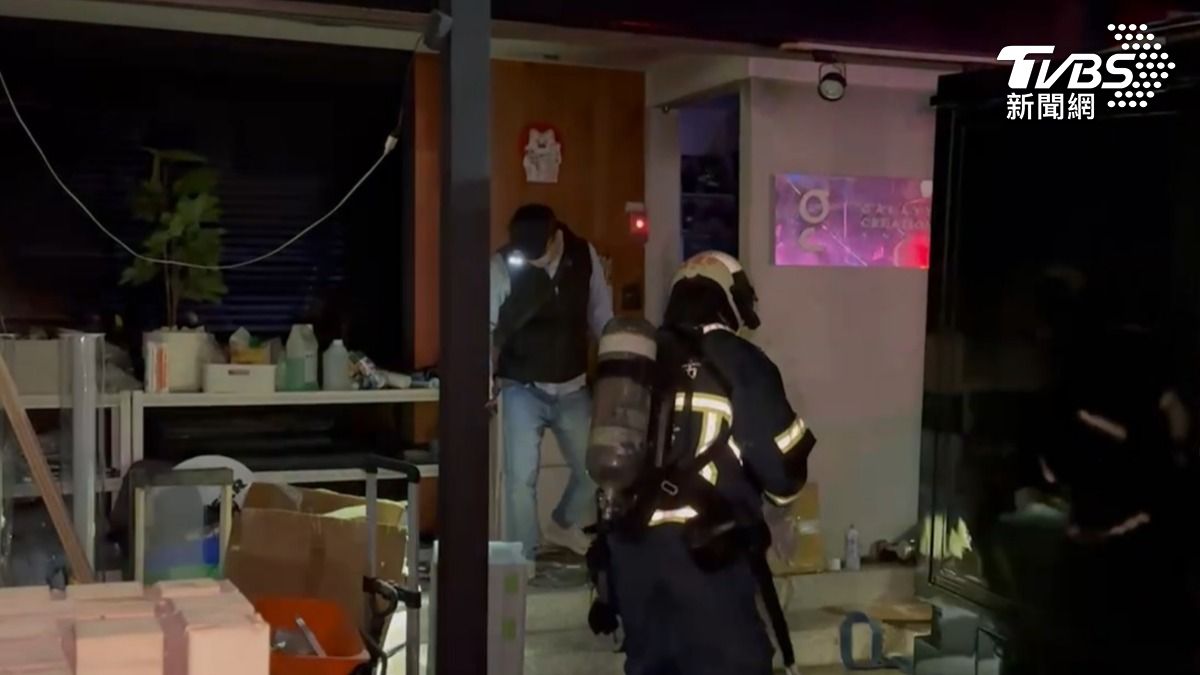 起火地點是廣告公司辦公室。(圖/TVBS)